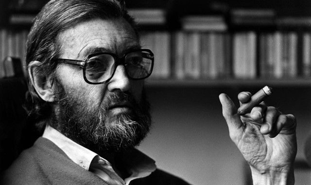 Julio Cortázar y su crítica al periodismo, enojado por lo que se escribía de su obra.